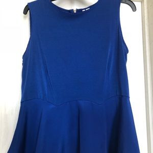 Elle blue tank top ✨